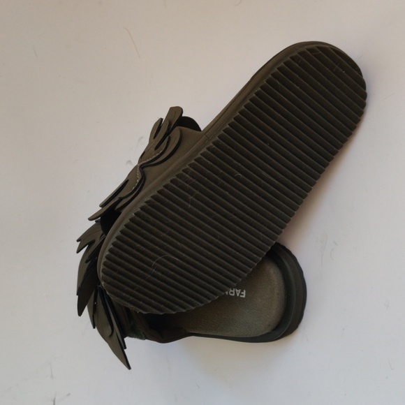 Green Monstera Slide Sandal - Picture 3 of 4